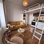 Chaleureux Studio Idealement Situe Paris, France